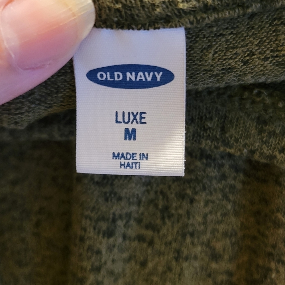 Old Navy Luxe Olive Tee Size M - Picture 4 of 4